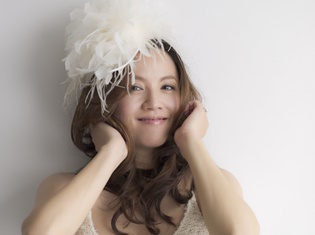 コスプレ撮影スタジオ“オオカゼ寫眞館”がイベントスペースとしてリニューアル! 松澤由美さんアニソンカバーLIVE開催!