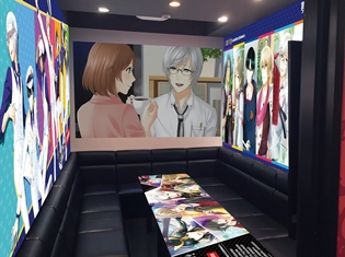 『夢色キャスト』のコラボルームが、JOYSOUND 新宿西口店に再び登場! コラボドリンクの注文で、オリジナルコースターをプレゼント