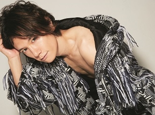甘いマスクで人気の男性声優・KENNさんが挑発的なポーズで誘惑!? 「TVガイドVOICE STARS」で”新たな魅力”がさく裂!