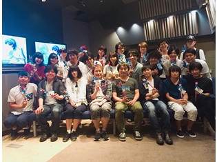 『潔癖男子!青山くん』置鮎龍太郎さん・関智一さんら声優5名出演のオーティオコメンタリー特番が放送決定! アフレコ最終回の集合写真も到着