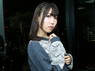 相坂優歌さんインタビュー|『ネト充のススメ』エンディングテーマ「ひかり、ひかり」は、ポジティブもネガティブも込めた“今の気持ち”