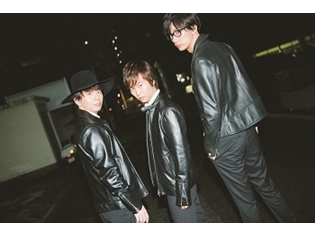 江口拓也さん・木村良平さん・代永翼さんのユニットTrignalが、「TVガイドVOICE STARS」第4号の表紙に! 3人の先行ビジュアルも公開