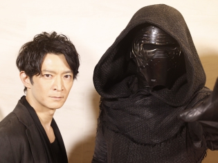 カイロ・レン役の津田健次郎さんが“ダークサイド”に落ちていた過去を告白! 作品愛も語る『スター・ウォーズ/最後のジェダイ』声優インタビュー