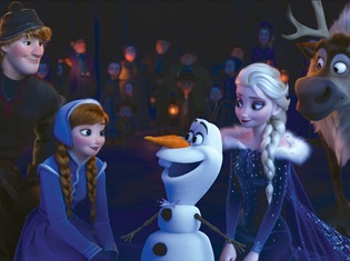 『アナと雪の女王』最新作<家族の絆>を歌う新曲「When We’re Together」披露! アナとエルサが一緒に歌う本編シーンを初公開!