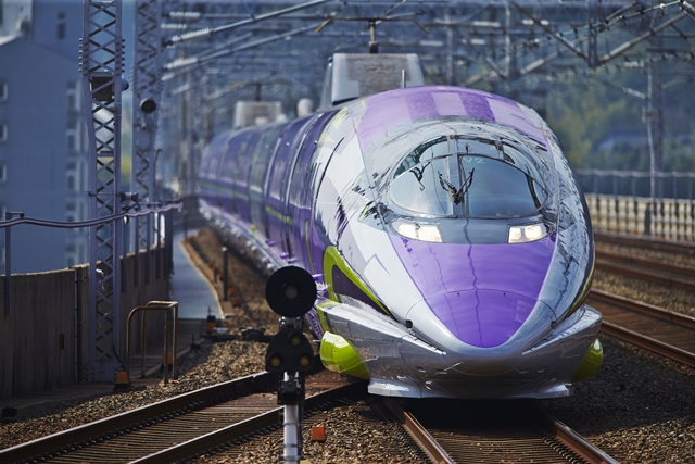 ▲新大阪-博多間を走行する「500 TYPE EVA」(2018年5月13日まで運行予定)
