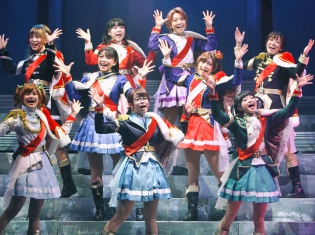 「2018年もみんなをスタァライトしちゃいます!」小山百代さん、三森すずこさんらが熱演した「少女☆歌劇 レヴュースタァライト ―The LIVE―」#1 revival千秋楽をレポート
