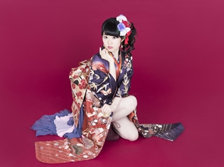 東山奈央さん、東日本大震災の復興を願い「虹のわっか チャリティーリストバンド」を販売! 利益はすべて日本赤十字社へ