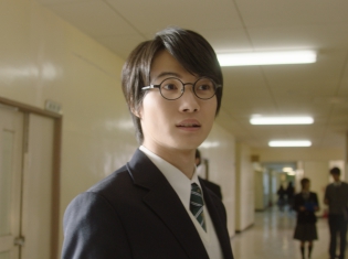 神木隆之介さん(CV:子安武人)が実現!『銀魂』の高杉晋助とauCM『意識高すぎ!高杉くん』の高杉くんが入れ替わる!?