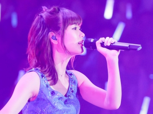 “渕上舞”の「いままでとこれから」がたっぷり楽しめた1stライブ“Fly High Myway!”をレポート!