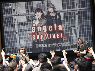 angelaが手掛ける『K SEVEN STORIES』OP主題歌の発売記念ミニライブ、夏の暑さより熱いファンとのコール&レスポンスが響き渡る!