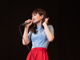 声優・中島愛さん、ニューシングル「知らない気持ち/Bitter Sweet Harmony」のリリースイベントで全6曲熱唱! FCイベントのゲストも発表に