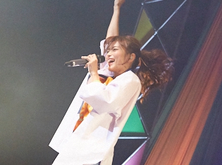 立花理香さんが1stソロライブを開催! 2019年2月には2ndライブも!!『立花理香 1st LIVE~LIFE!LIVE!Flora!~』レポート