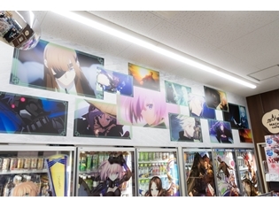 『FGO』コラボローソン店内レポート! 規模は全国7店舗に拡大! 第2部の世界観で彩られた店内に加え、からあげクン“FGO味”も遂に登場!!