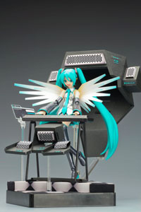写真は「figma 初音ミク ライブステージver.」<BR>(C)Crypton Future Media